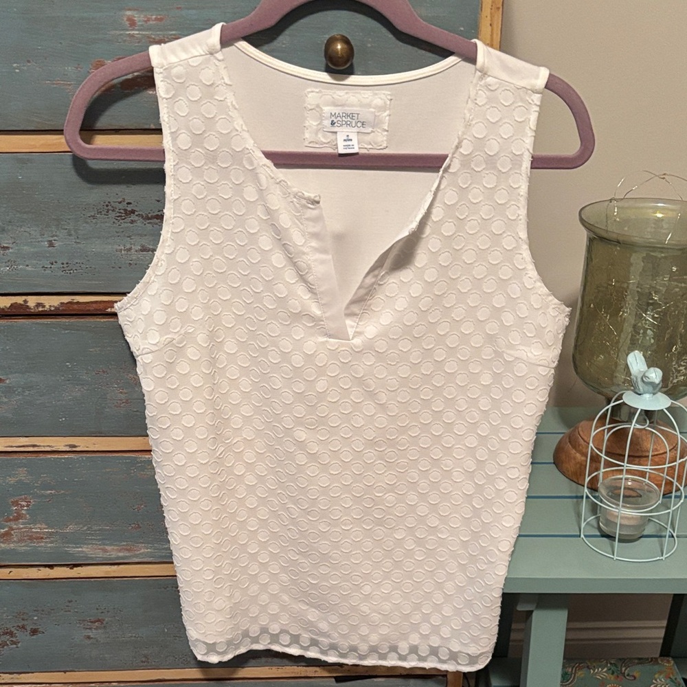 Market & Spruce Cream Textured Sleeveless Blouse. Sz Med petite